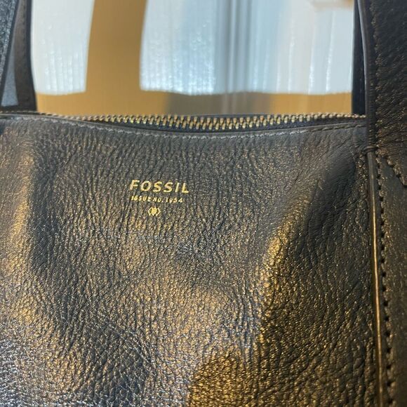 Fossil Sydney leather Navy Blue medium tote with silver tone hardwares - Picture 9 of 12